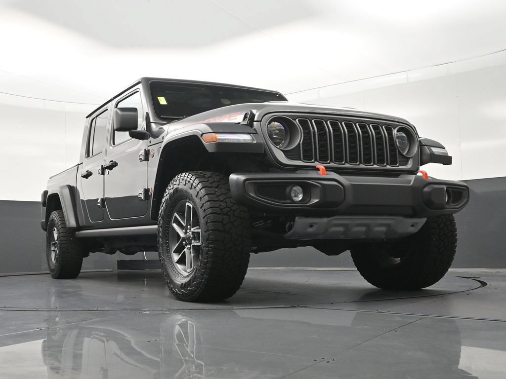 Used 2025 Jeep Gladiator Mojave w/ Convenience Group AWD/4WD image 33
