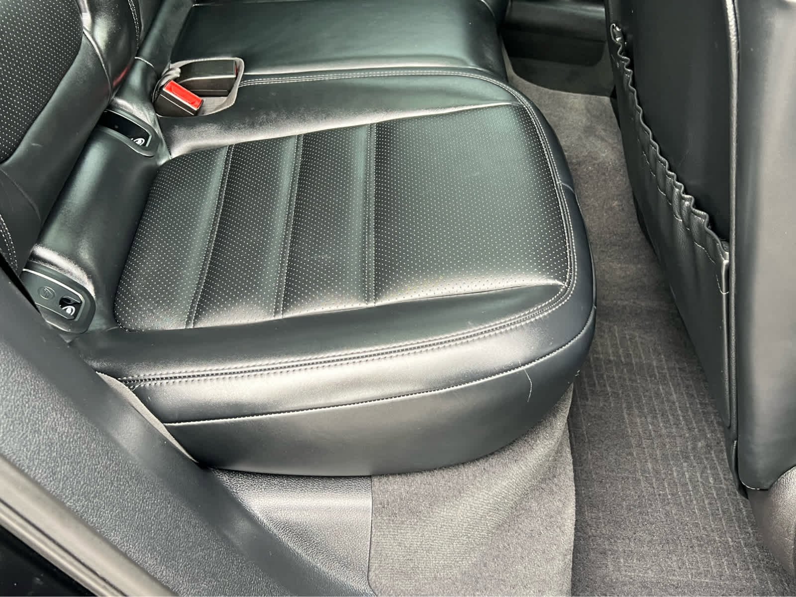 Used 2024 Porsche Macan image 22