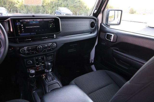 Used 2024 Jeep Wrangler Unlimited Rubicon 4xe AWD/4WD image 26