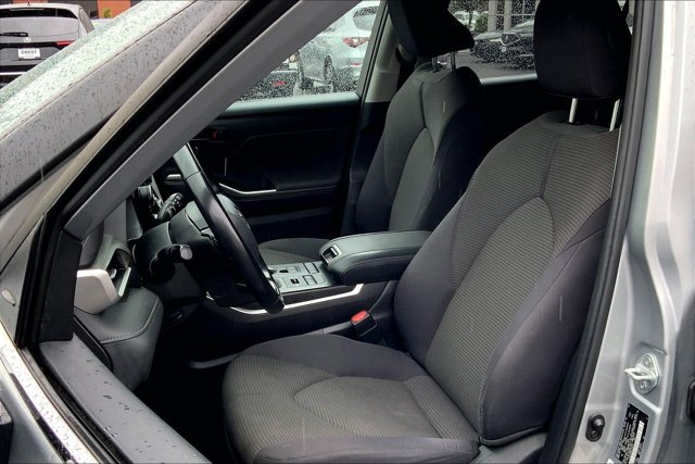 Used 2022 Toyota Highlander LE AWD/4WD image 24
