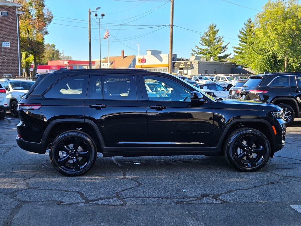 New 2025 Jeep Grand Cherokee Altitude image 6