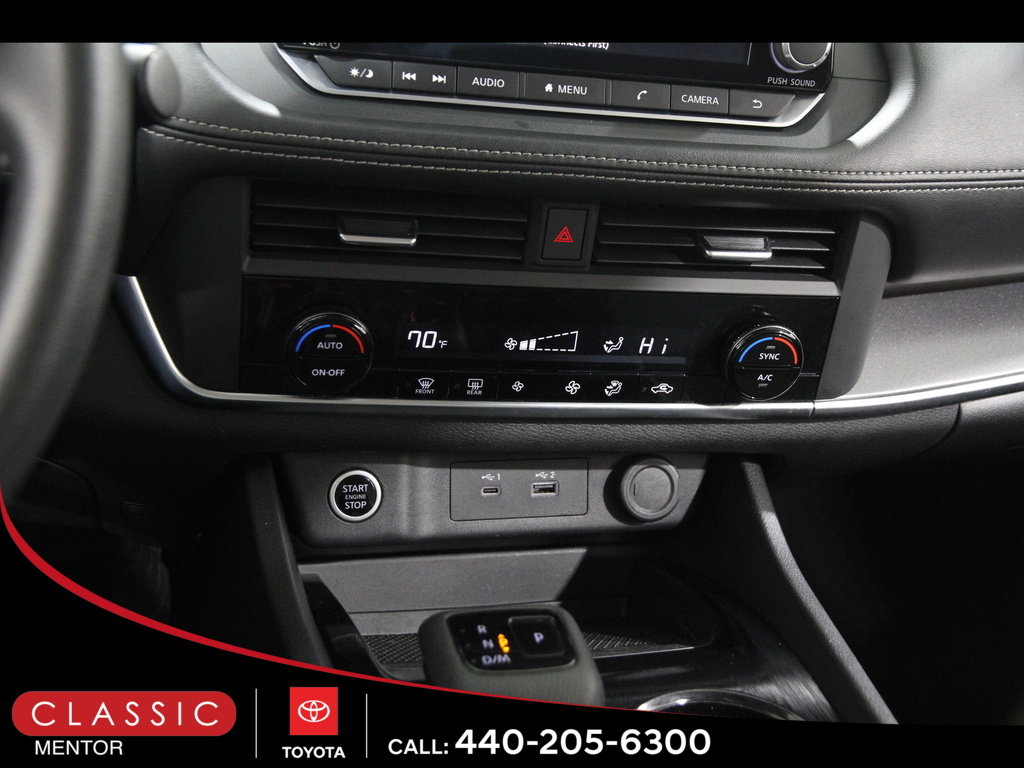 Used 2023 Nissan Rogue SV image 13