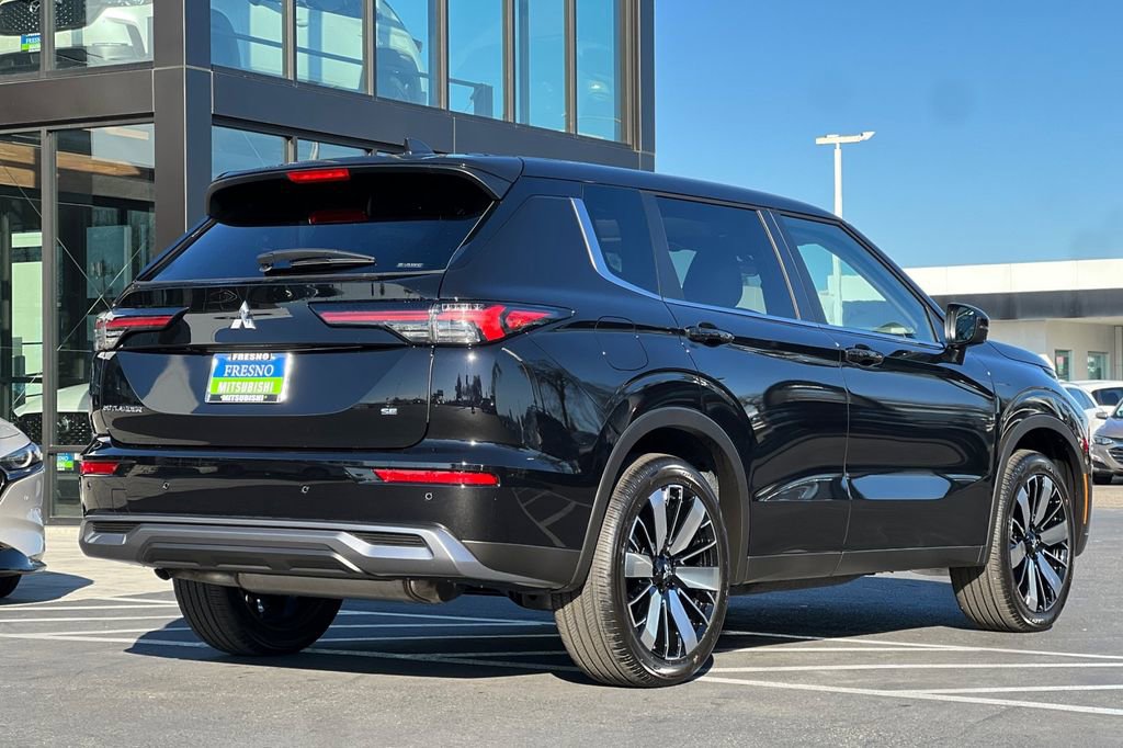 New 2026 Mitsubishi Outlander SE image 5