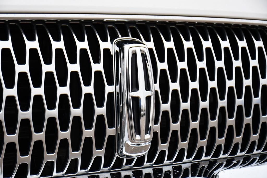 Used 2023 Lincoln Nautilus Reserve image 36