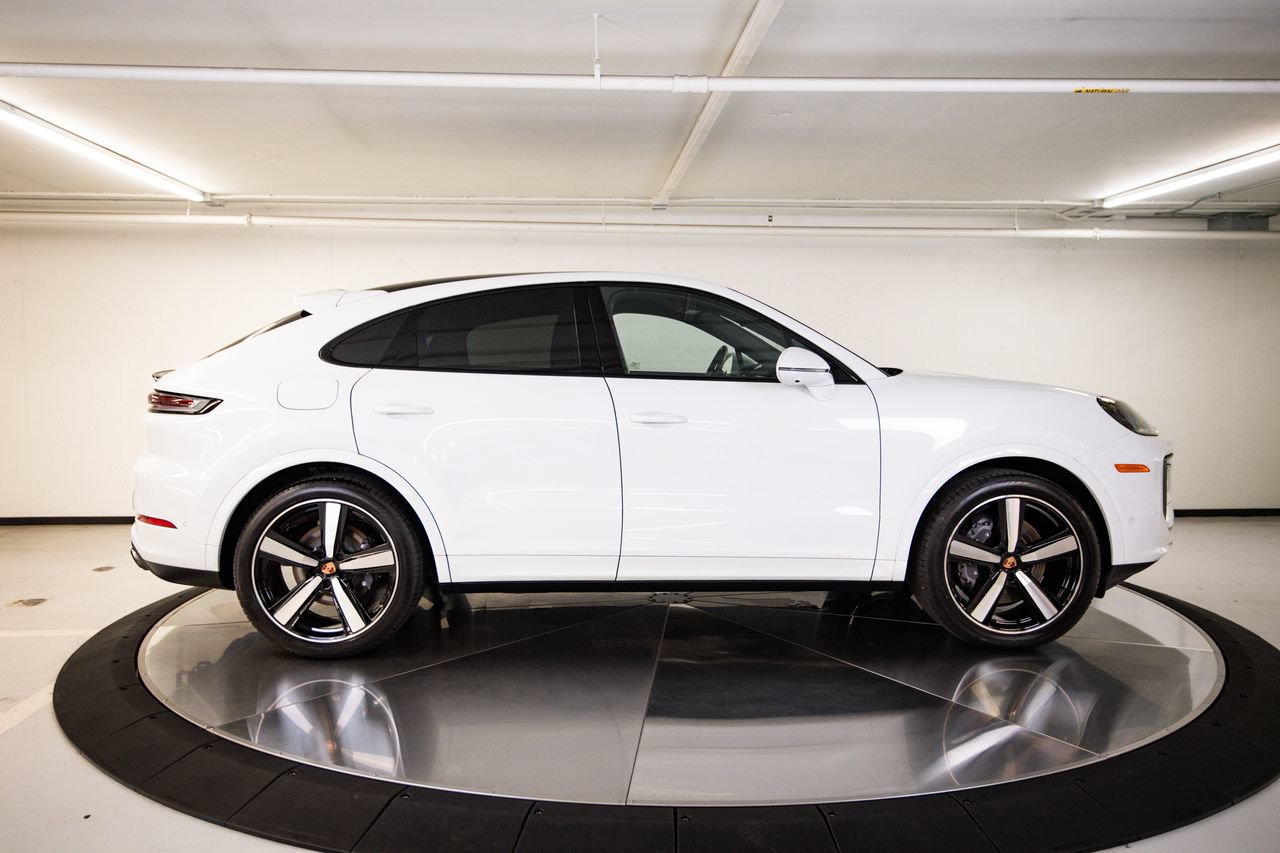 Certified 2026 Porsche Cayenne Coupe AWD/4WD image 8