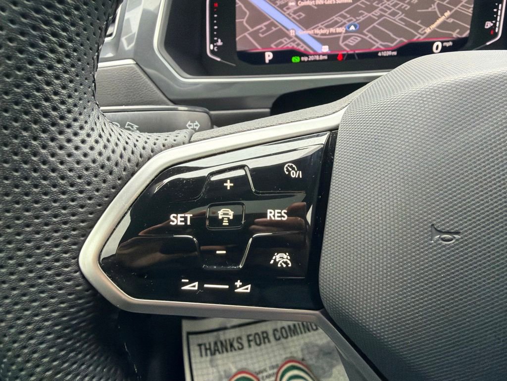 Used 2022 Volkswagen Tiguan SEL R-Line AWD/4WD image 9