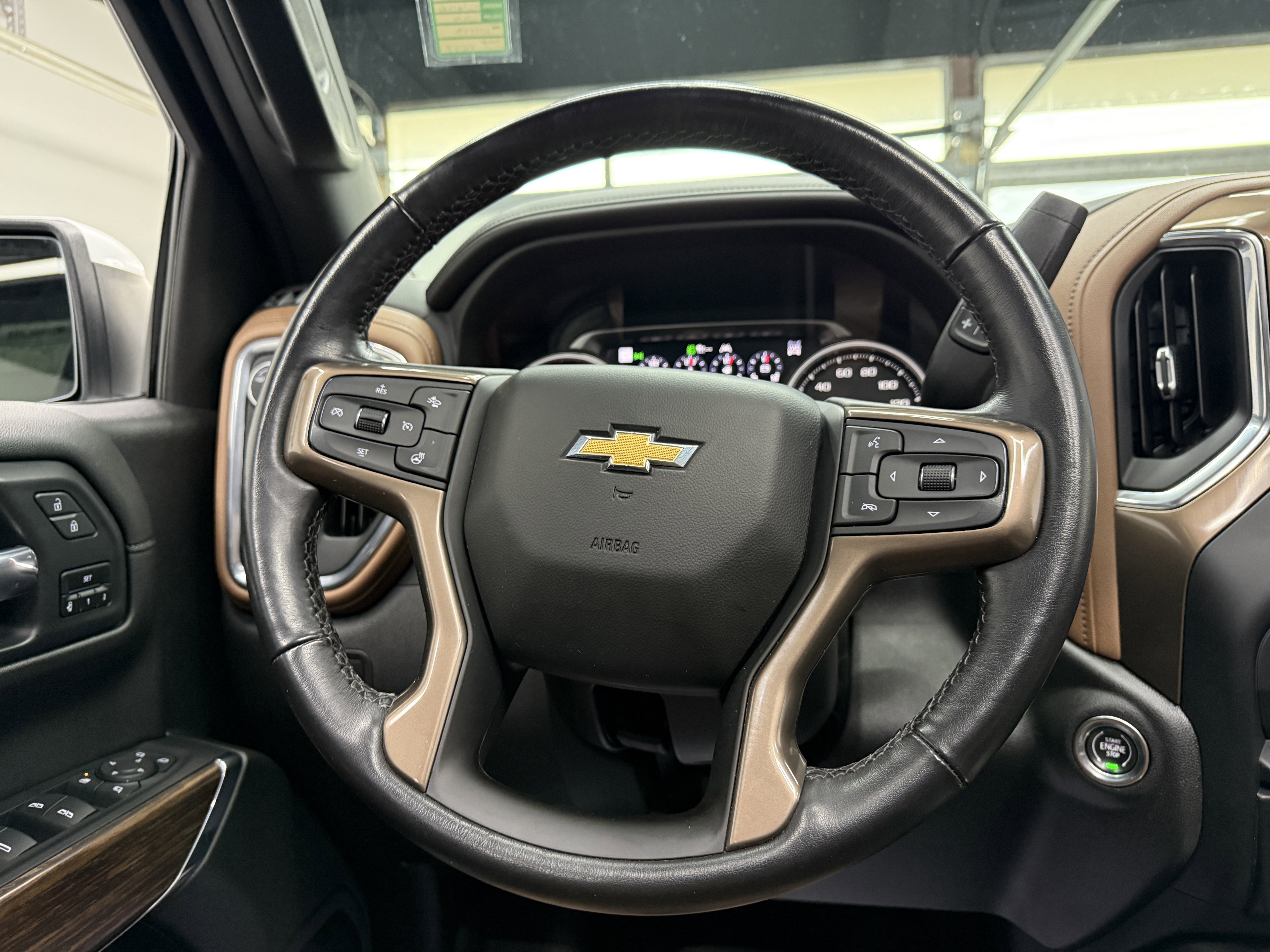 Used 2022 Chevrolet Silverado 1500 High Country w/ Technology Package image 16