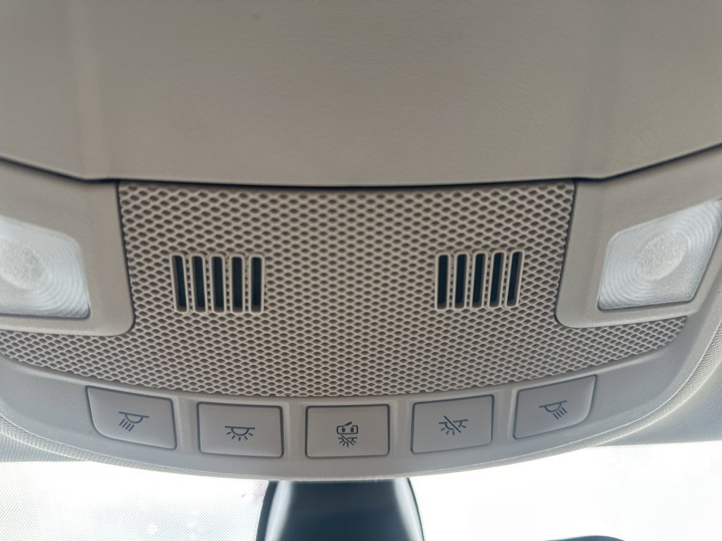 Used 2020 Ford Fusion SE image 18