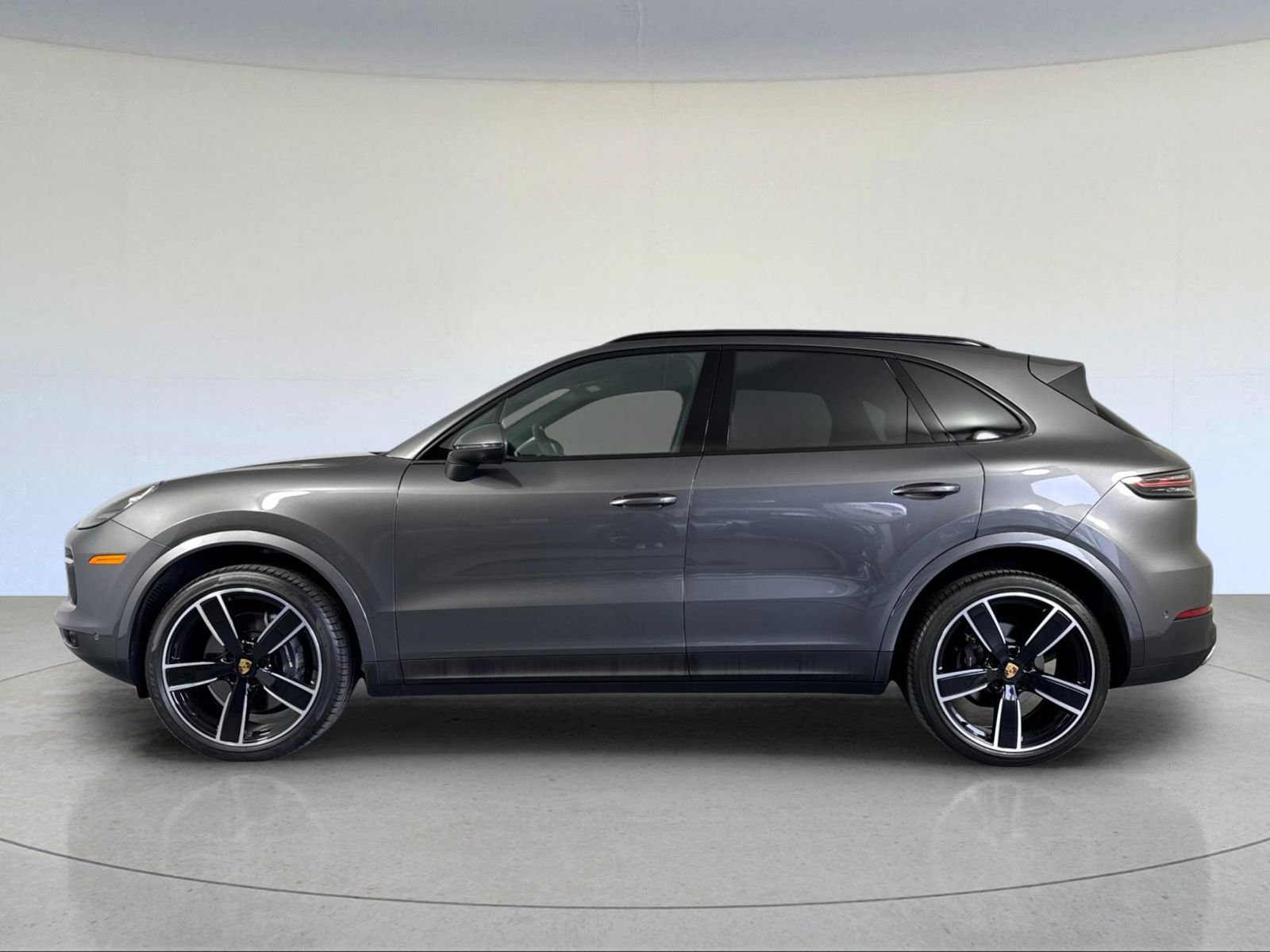 Certified 2023 Porsche Cayenne image 2