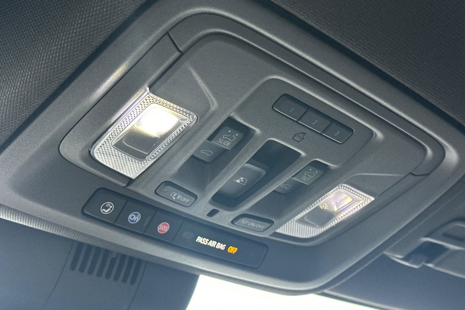 Used 2025 GMC Sierra 1500 SLT w/ SLT Premium Plus Package image 23