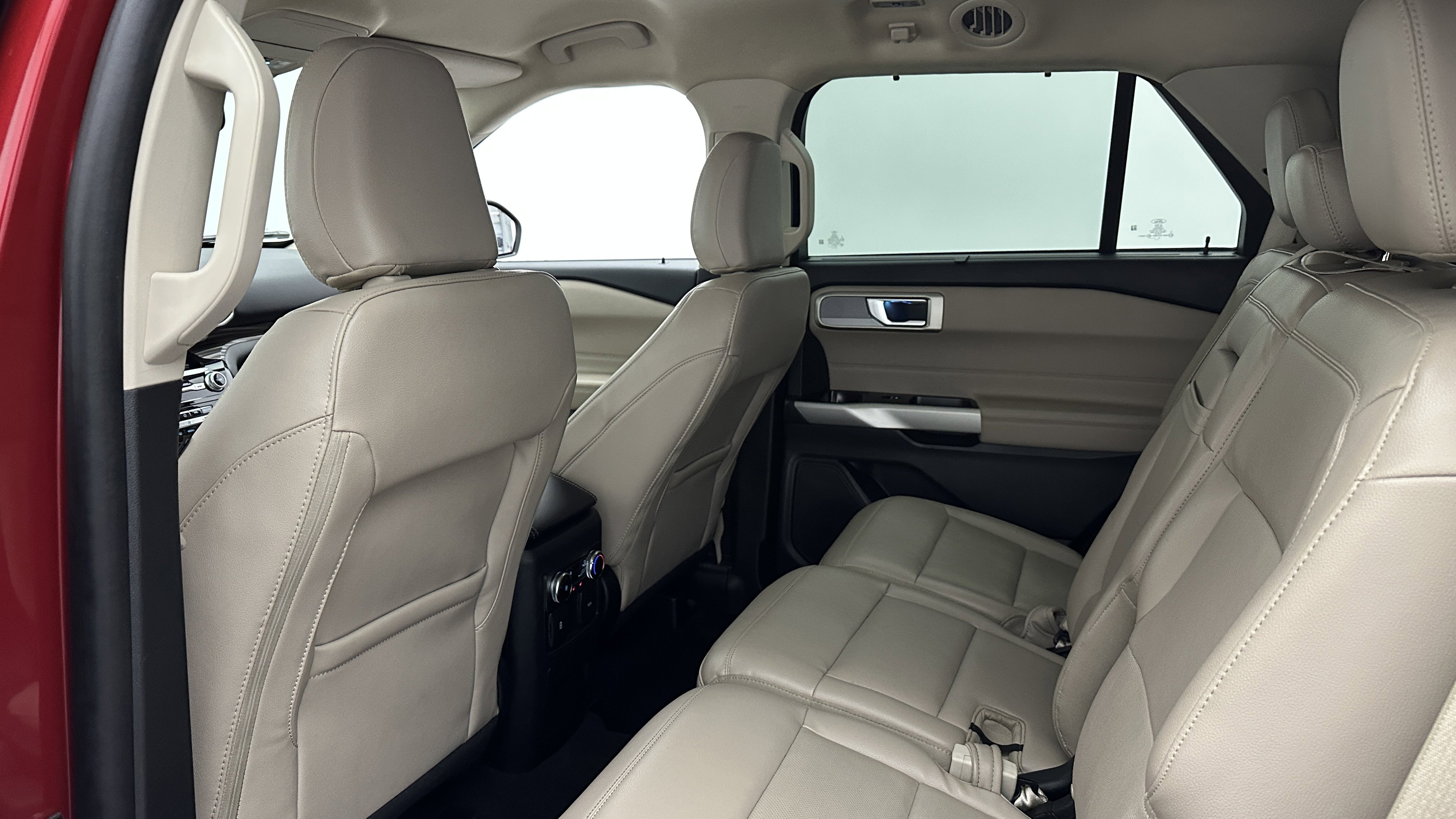 Used 2023 Ford Explorer Limited image 30