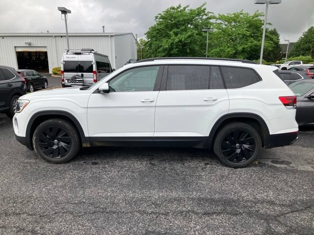 Used 2024 Volkswagen Atlas SE w/ Black Wheel Package AWD/4WD image 6