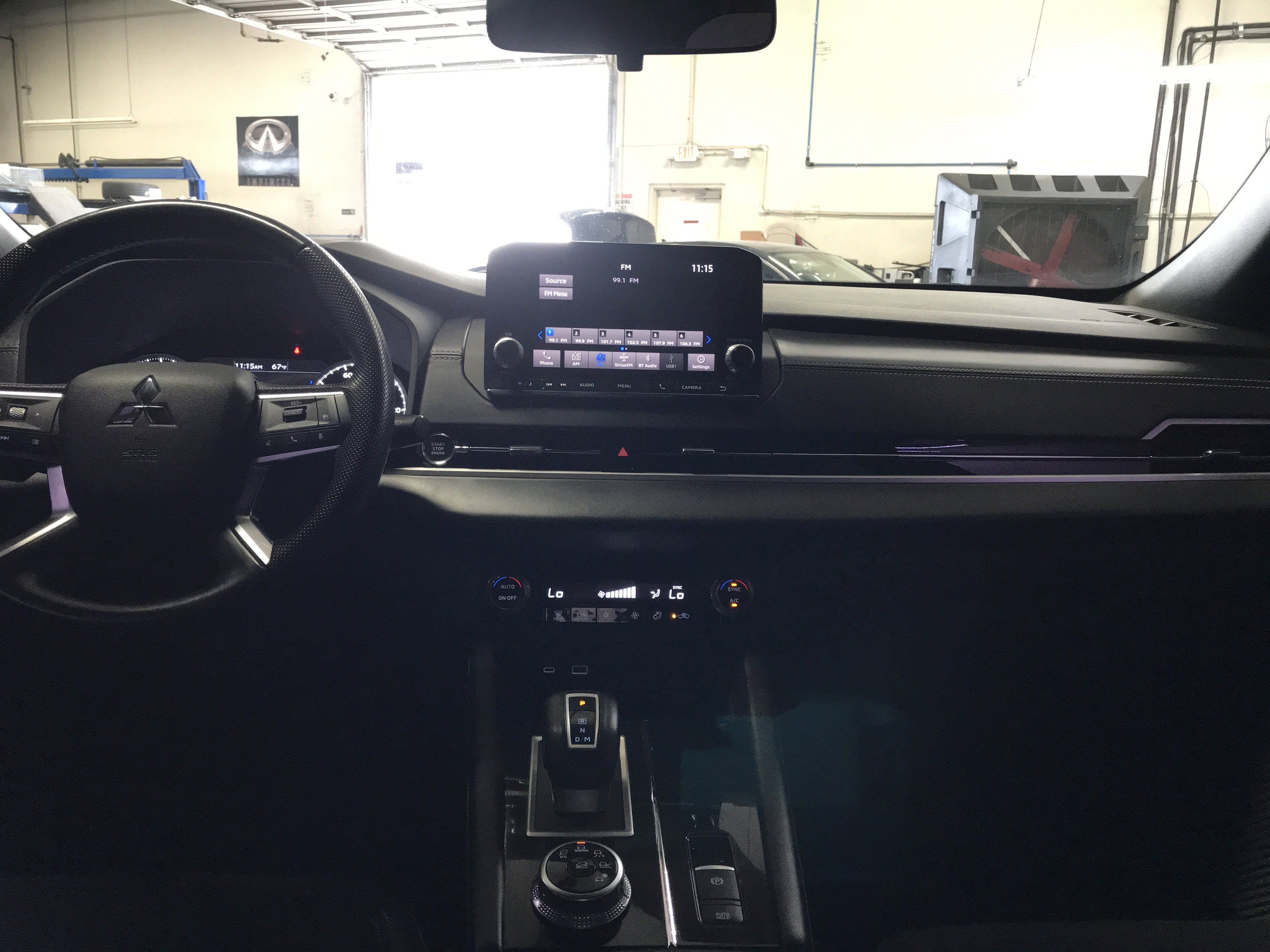 Used 2022 Mitsubishi Outlander SE image 15