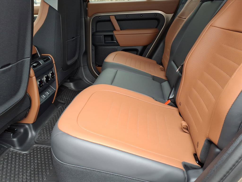 New 2026 Land Rover Defender 110 V8 image 5