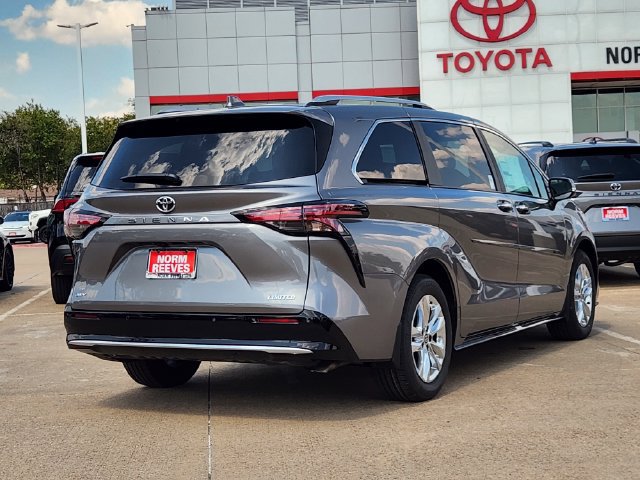 New 2026 Toyota Sienna Limited FWD image 3