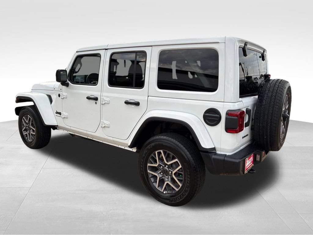 Used 2025 Jeep Wrangler Unlimited Sahara AWD/4WD image 3