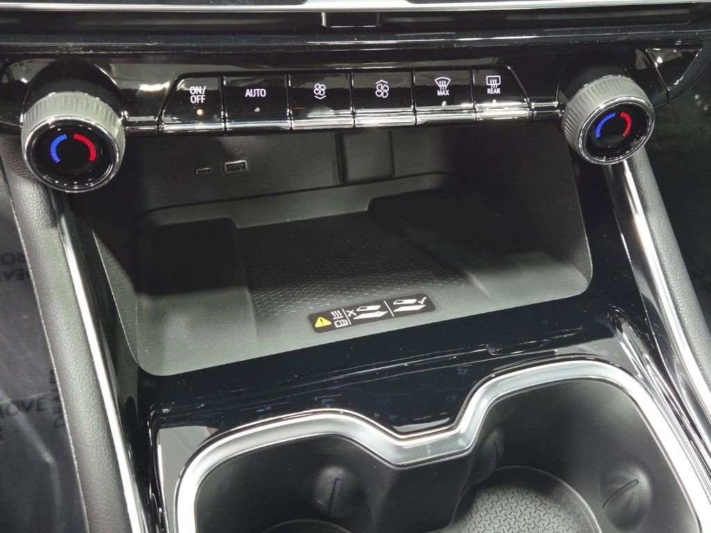 New 2026 Chevrolet Traverse LT w/ Sun and Wheel Package image 25