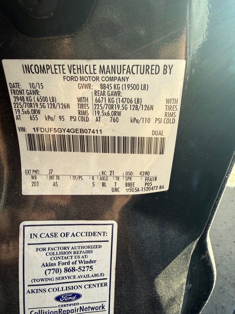 Used 2016 Ford F550 2WD Regular Cab Super Duty image 11