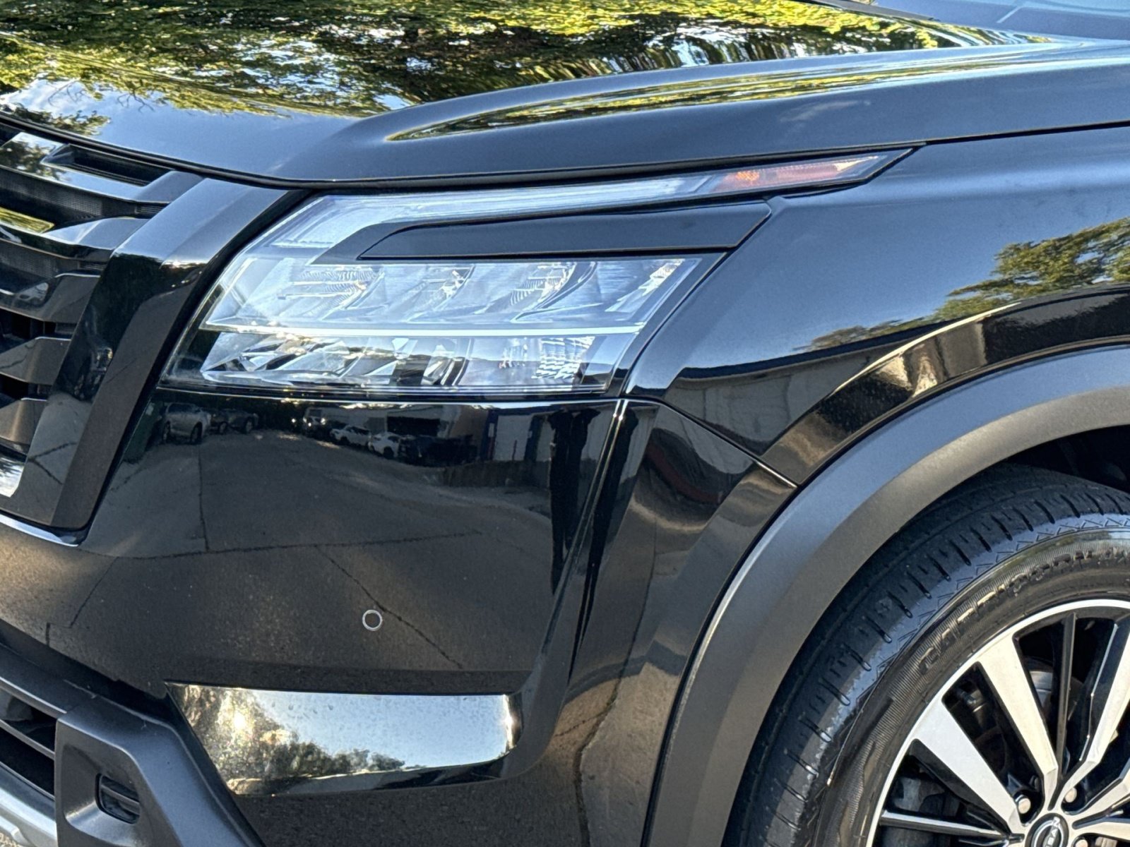 Used 2023 Nissan Pathfinder Platinum w/ Lighting Package (N93) AWD/4WD image 12
