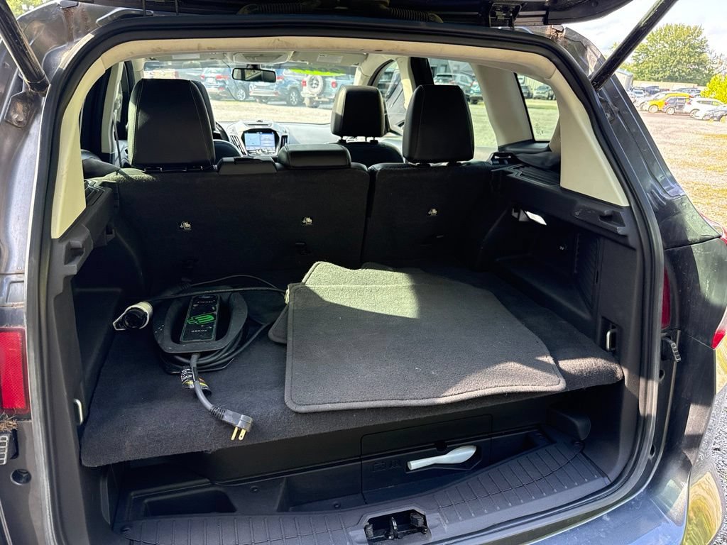 Used 2017 Ford C-MAX Energi Titanium w/ Equipment Group 501A FWD image 32