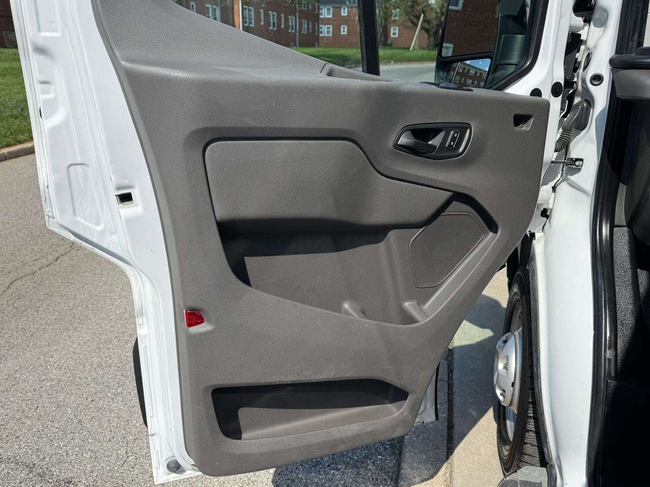 Used 2024 Ford Transit 250 Low Roof AWD w/ Exterior Upgrade Package image 19