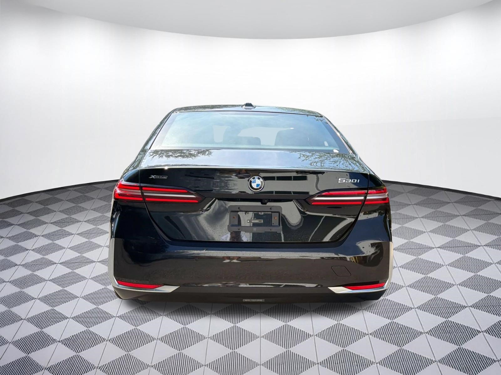 Used 2024 BMW 530i xDrive w/ Premium Package AWD/4WD image 10