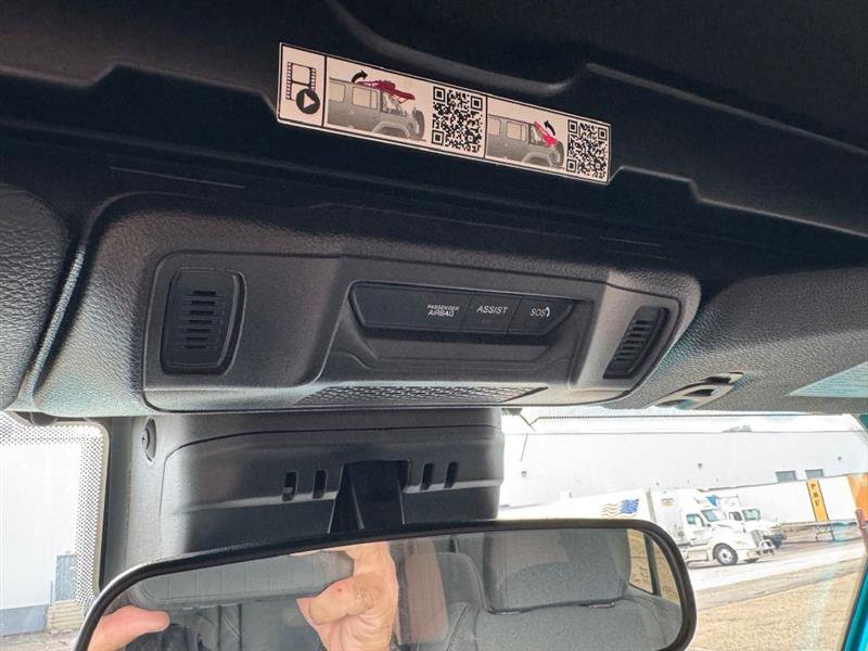 Used 2024 Jeep Wrangler Sahara image 28