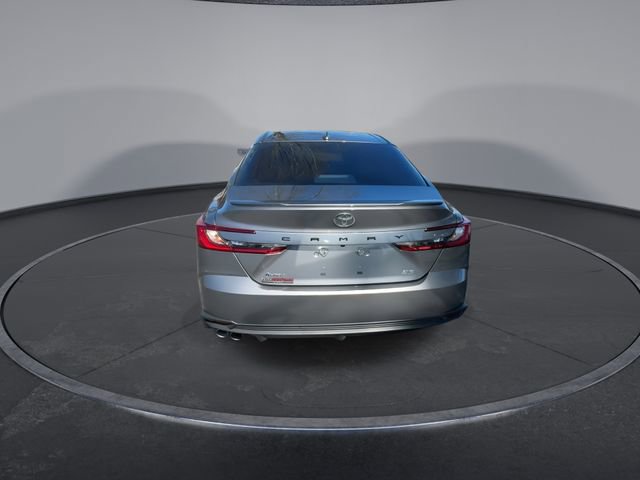 Used 2025 Toyota Camry SE image 14