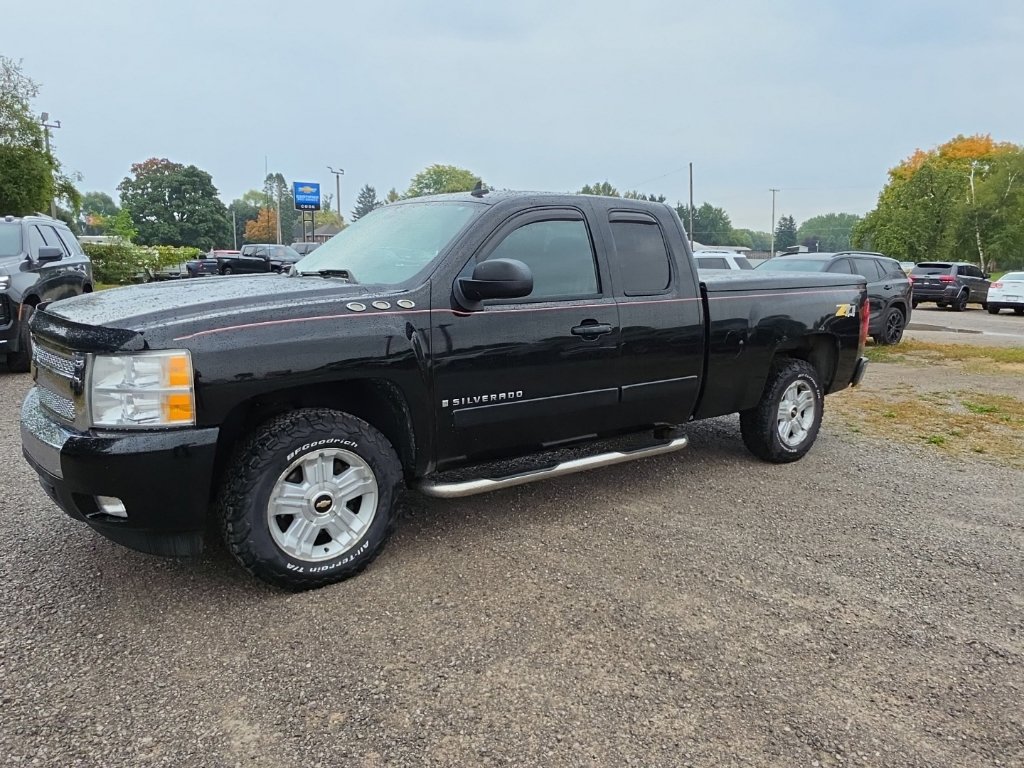 Used 2008 Chevrolet Silverado 1500 LT w/ Power Pack Plus RWD image 3