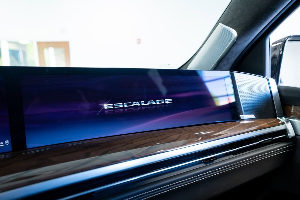 Used 2026 Cadillac Escalade ESV Platinum Sport w/ LPO, ONYX Package image 42
