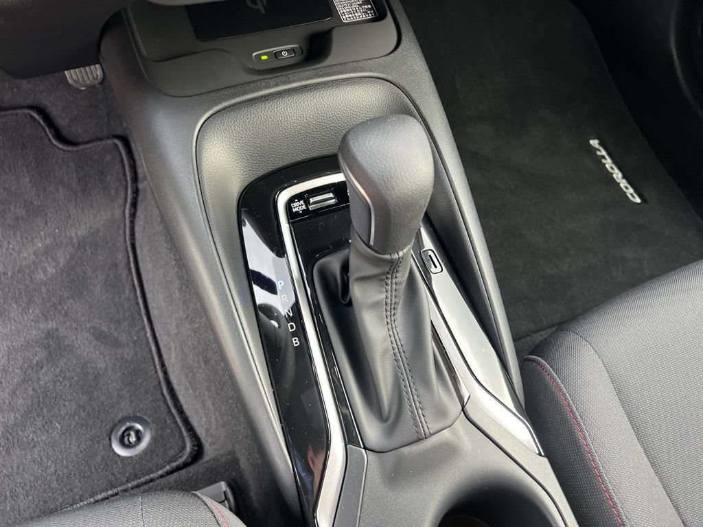 Used 2026 Toyota Corolla SE w/ SE Premium Package image 17