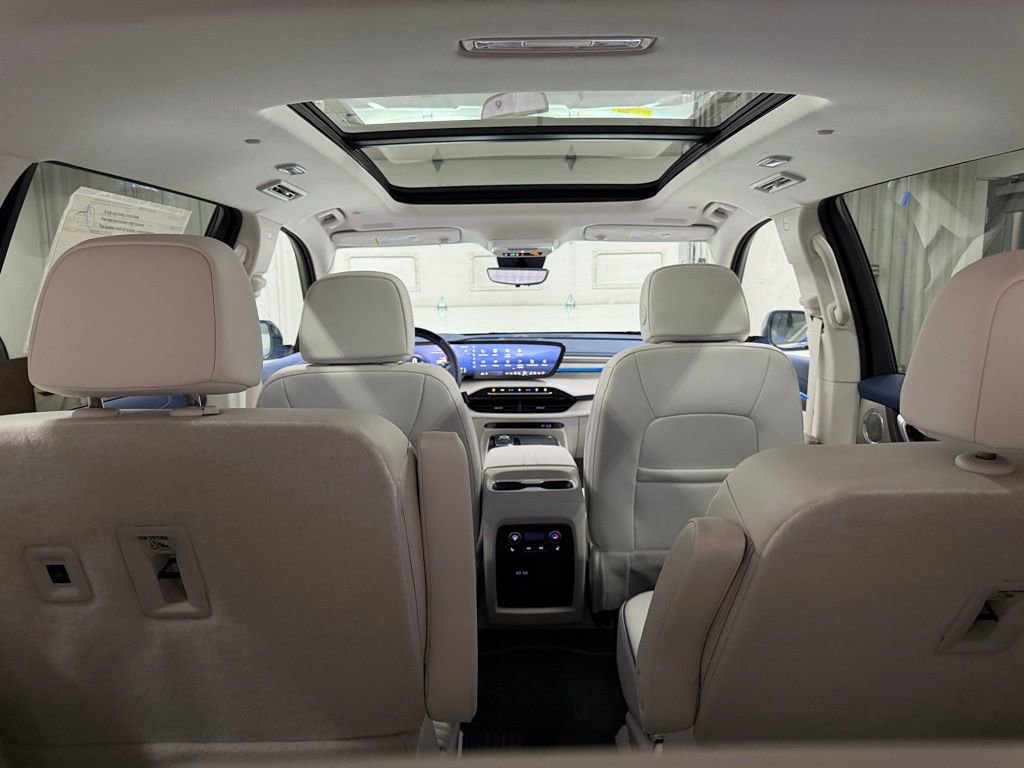 New 2026 Buick Enclave Avenir w/ Super Cruise Package image 38