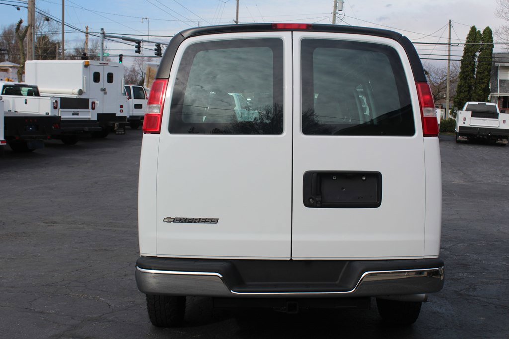 Used 2019 Chevrolet Express 2500 w/ Driver Convenience Package image 5