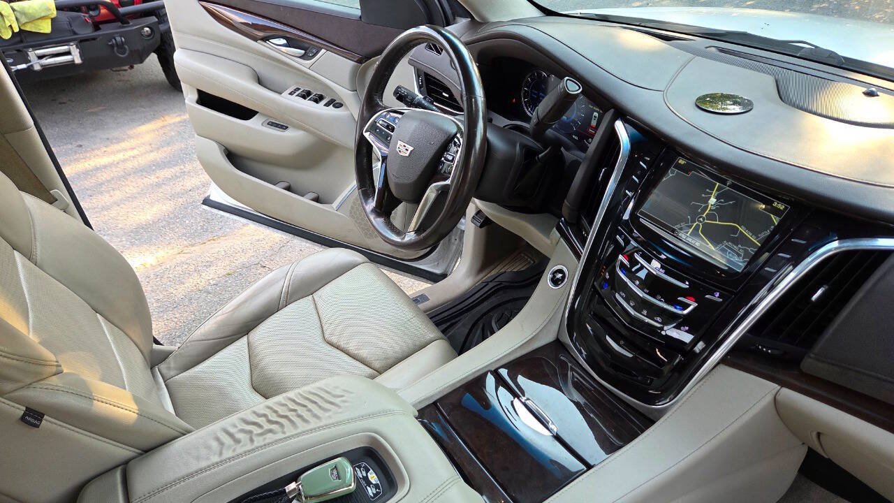 Used 2017 Cadillac Escalade Luxury AWD/4WD image 58