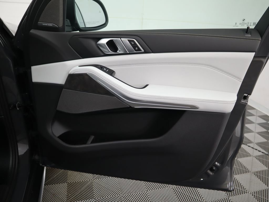 New 2026 BMW X5 sDrive40i w/ Climate Comfort Package image 26