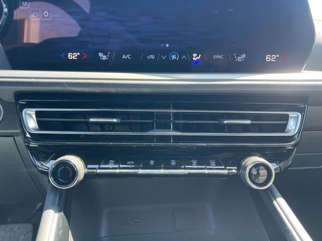 Used 2025 Chevrolet Traverse LT AWD/4WD image 27