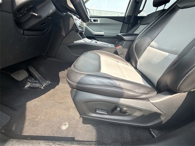 Used 2023 Ford Explorer XLT w/ Equipment Group 202A image 12