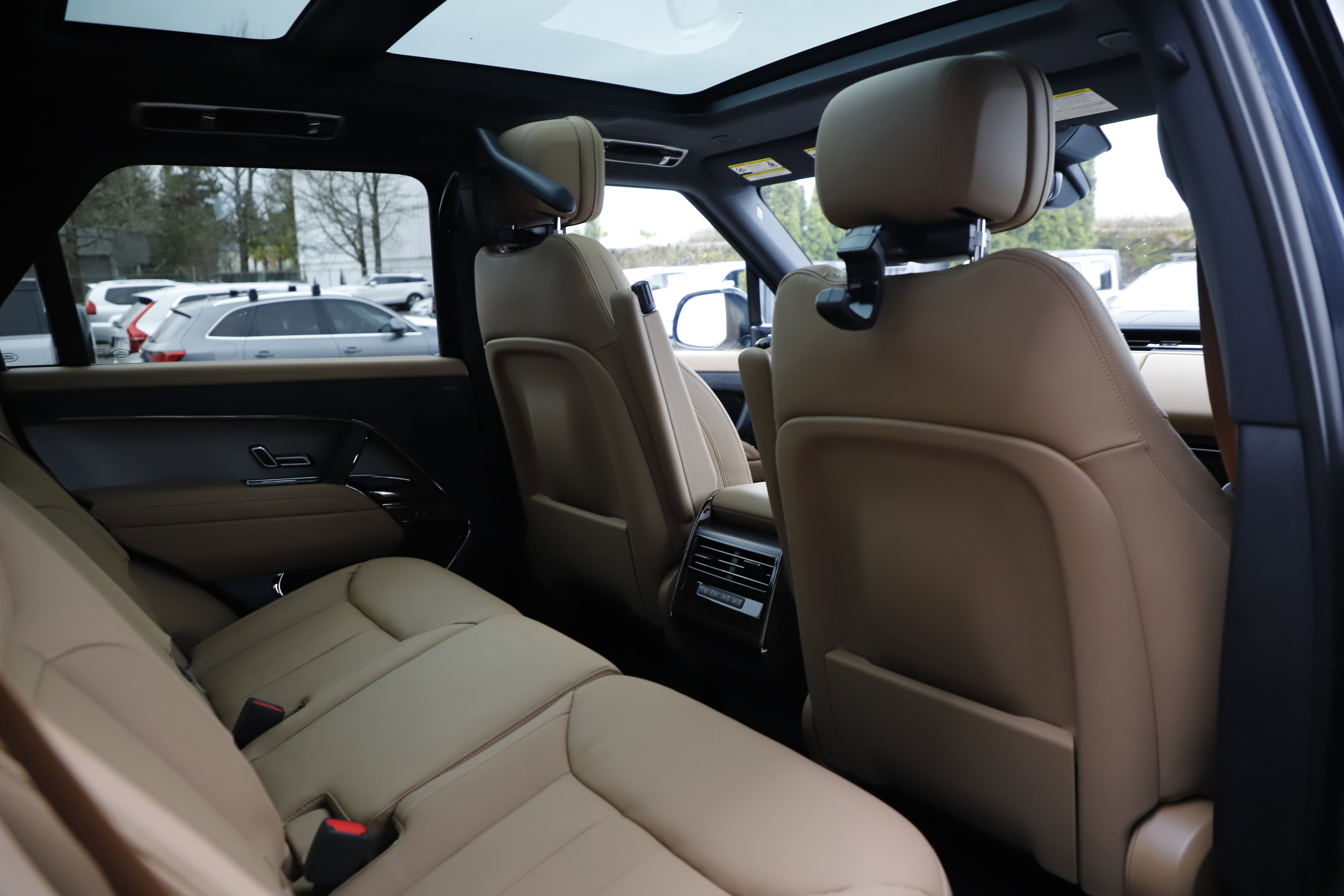 New 2025 Land Rover Range Rover Sport SE AWD/4WD image 13