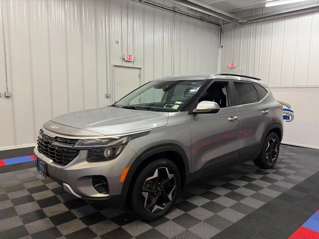 Used 2024 Kia Seltos EX FWD image 7