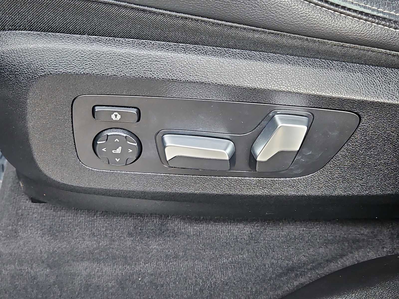 Used 2019 BMW X5 xDrive40i w/ Convenience Package image 26
