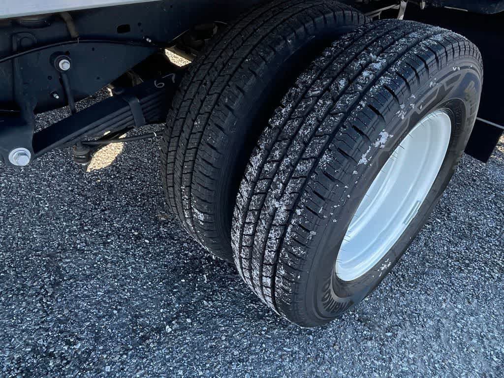 New 2024 Ford E-450 and Econoline 450 Super Duty w/ Power Windows & Locks Group RWD image 12