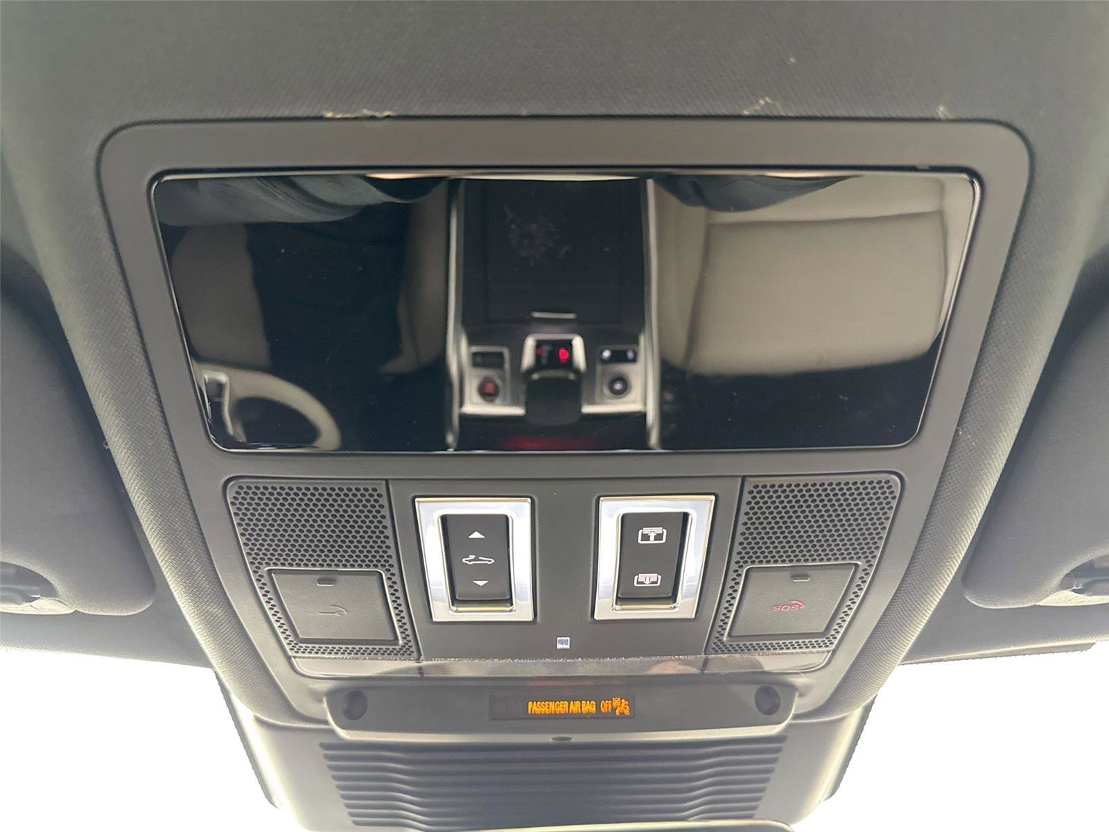 Used 2024 Jaguar XF R-Dynamic SE image 23