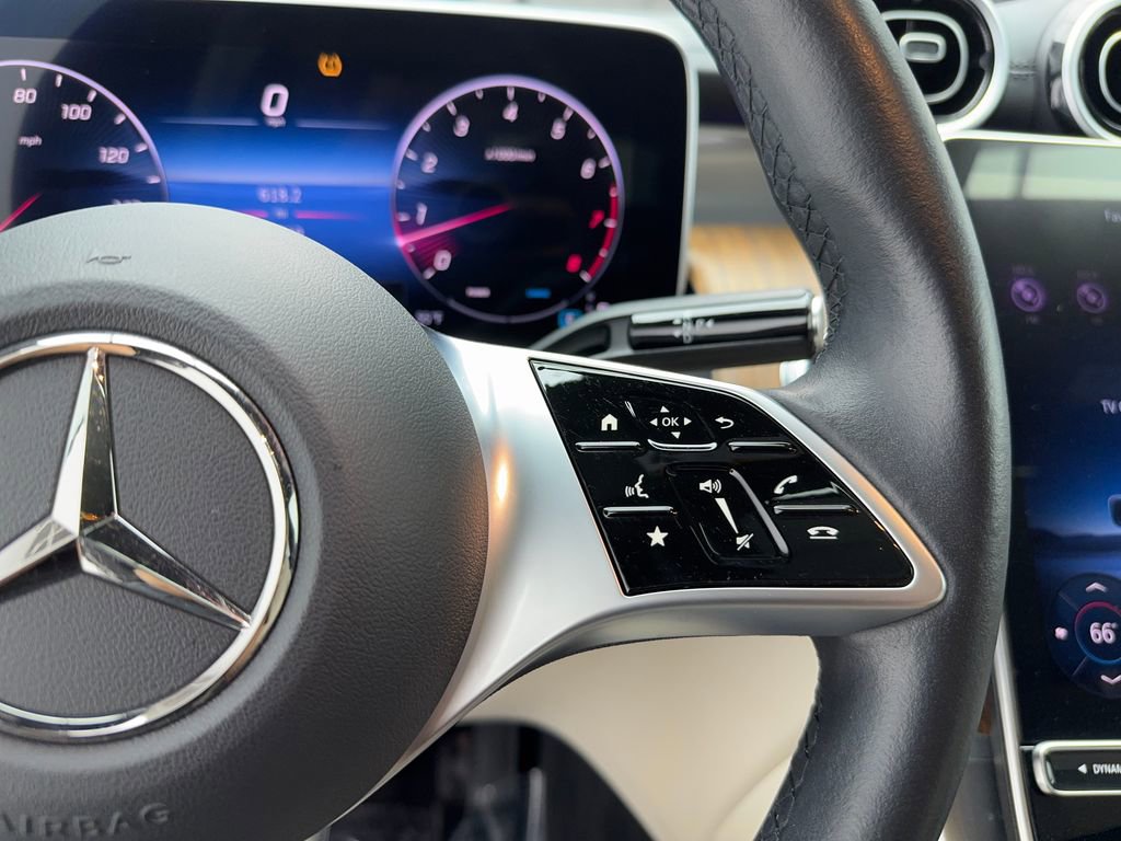 Used 2024 Mercedes-Benz GLC 300 image 31