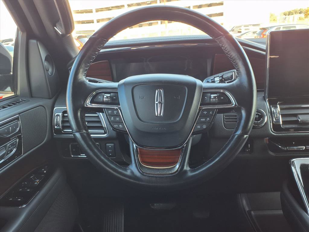 Used 2023 Lincoln Navigator Reserve image 13