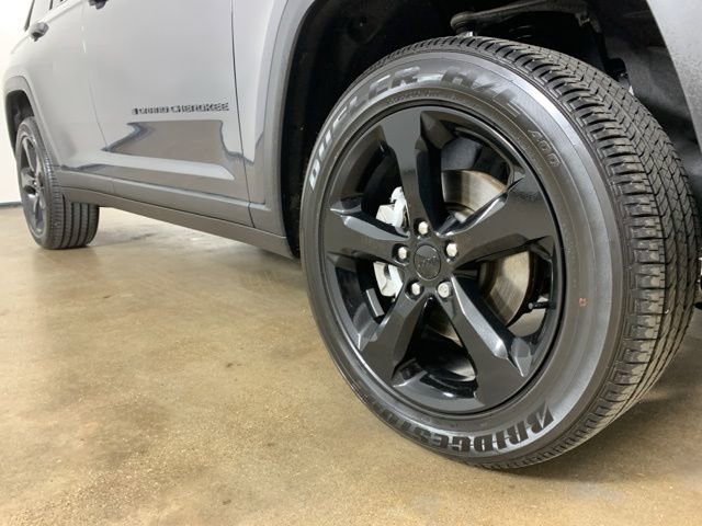 Used 2023 Jeep Grand Cherokee Altitude image 6