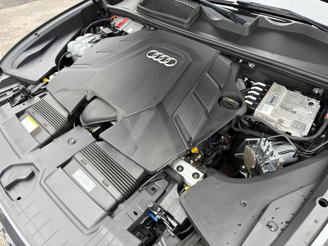 Used 2021 Audi Q8 Premium Plus w/ Premium Plus Package AWD/4WD image 43