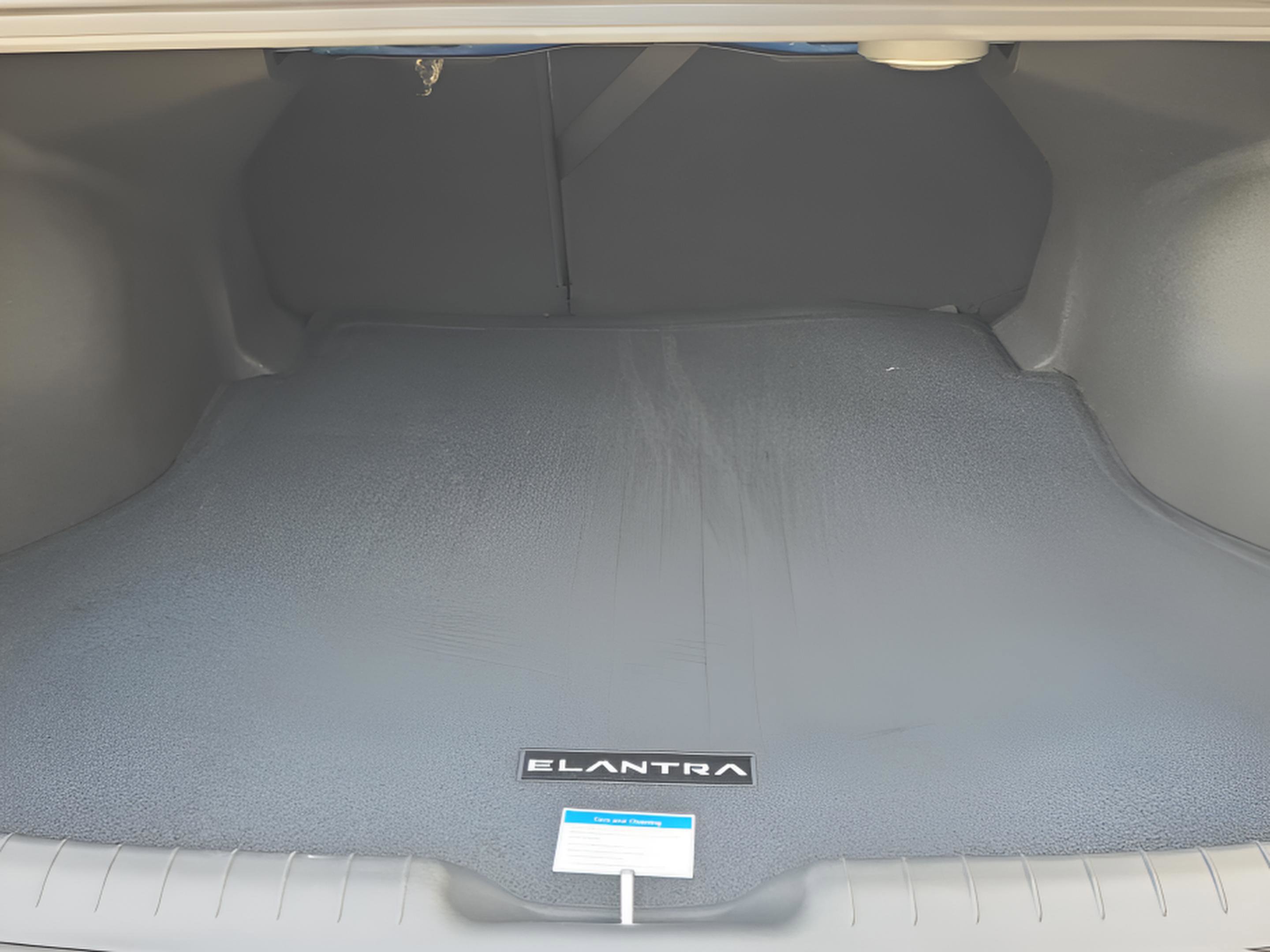 New 2026 Hyundai Elantra Limited image 27