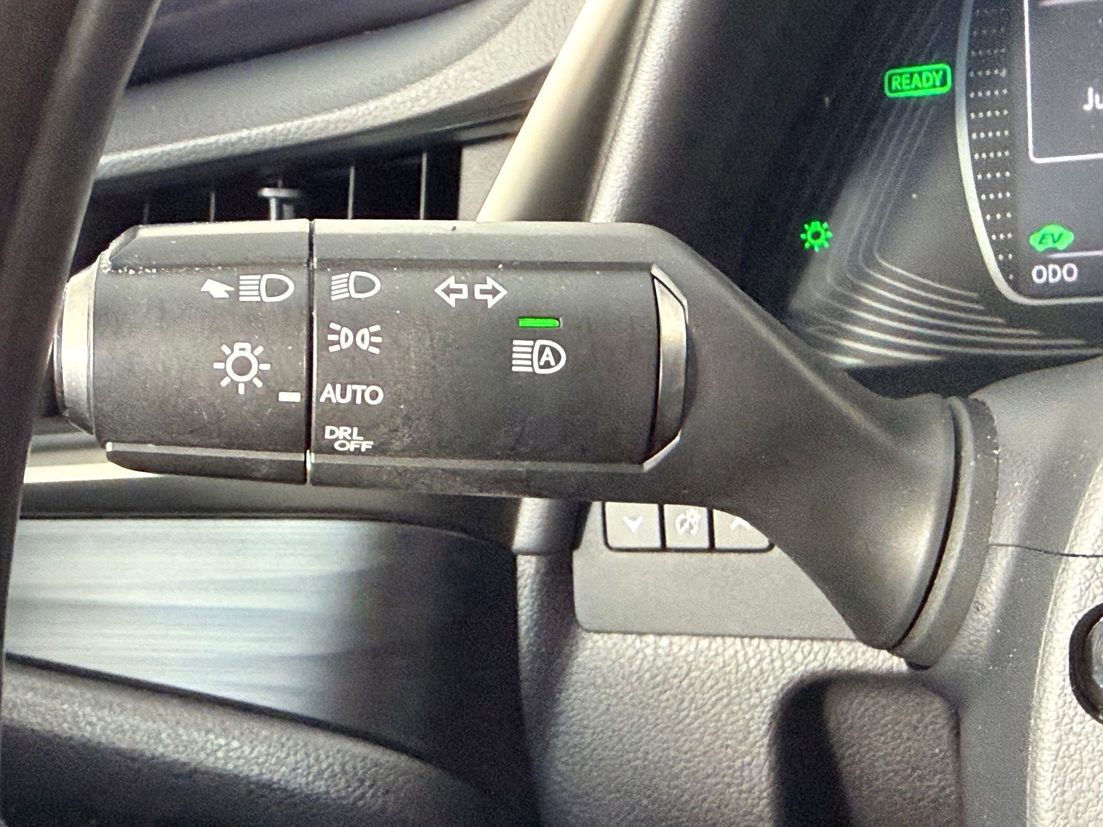Used 2020 Lexus ES 300h w/ Luxury Package FWD image 27