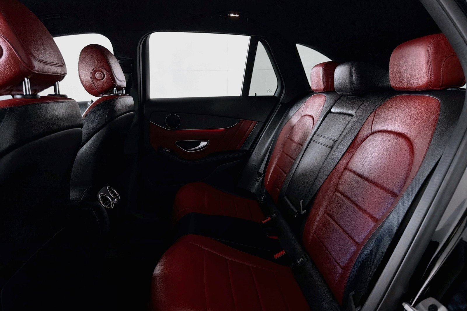 Certified 2022 Mercedes-Benz GLC 300 4MATIC w/ AMG Line image 9