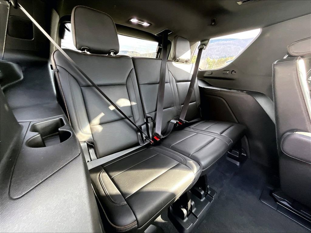 Used 2021 Chevrolet Tahoe High Country w/ Premium Package image 16